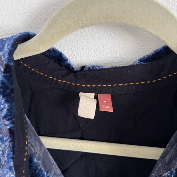 Anthropologie Pilcro Relaxed Floral Print Blue motif Velvet Buttondown, size M - Picture 6 of 6